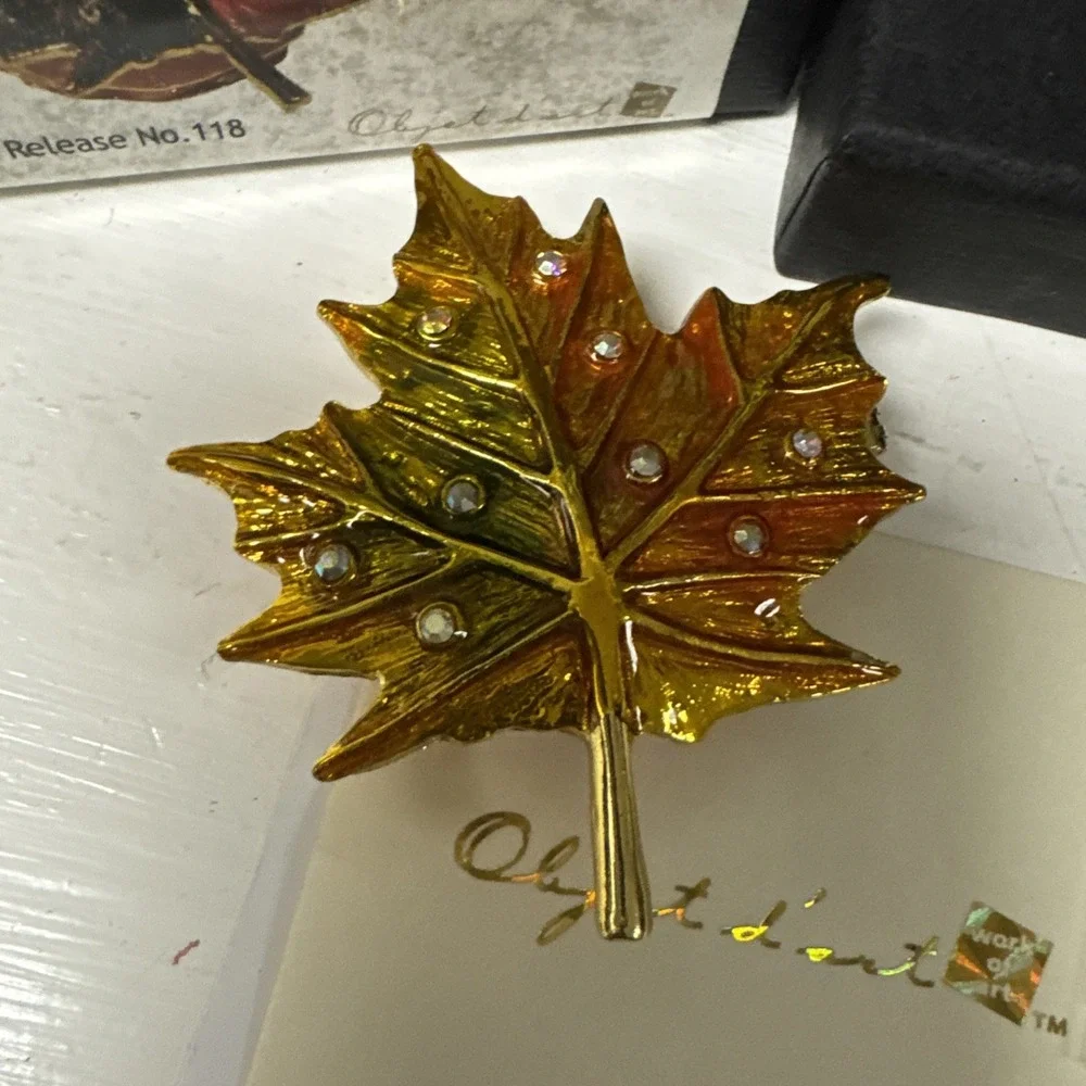 Object d'art Bling Enamel Trinket Pill Box Autumn Color Leaf 118 Hinged Art/Form